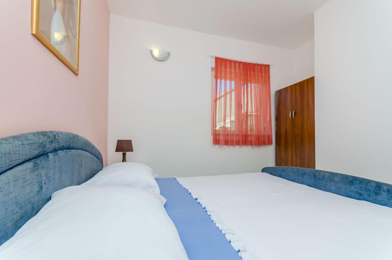 Apartments Zdenka Donji Okrug  외부 사진