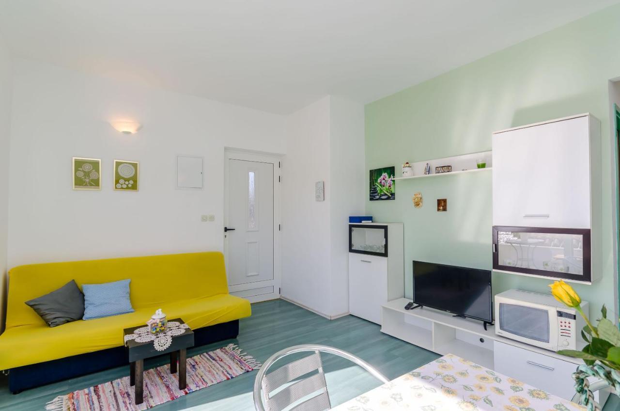 Apartments Zdenka Donji Okrug  외부 사진